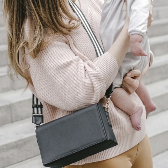 ToteSavvy Change Kit Crossbody Bag in Fawn NWT - Picture 5 of 6